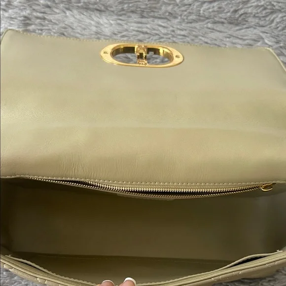 Elegant Taupe Quilted Shoulder Bag - Picture 8 of 9